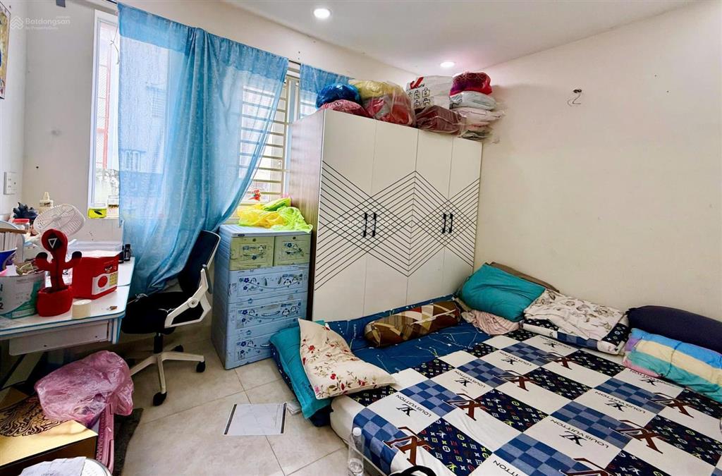 Nhà hẻm 439 phạm văn chí 4x10 1 trệt 2 lầu 1 t 4pn