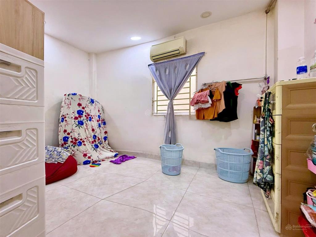 Nhà hẻm 439 phạm văn chí 4x10 1 trệt 2 lầu 1 t 4pn