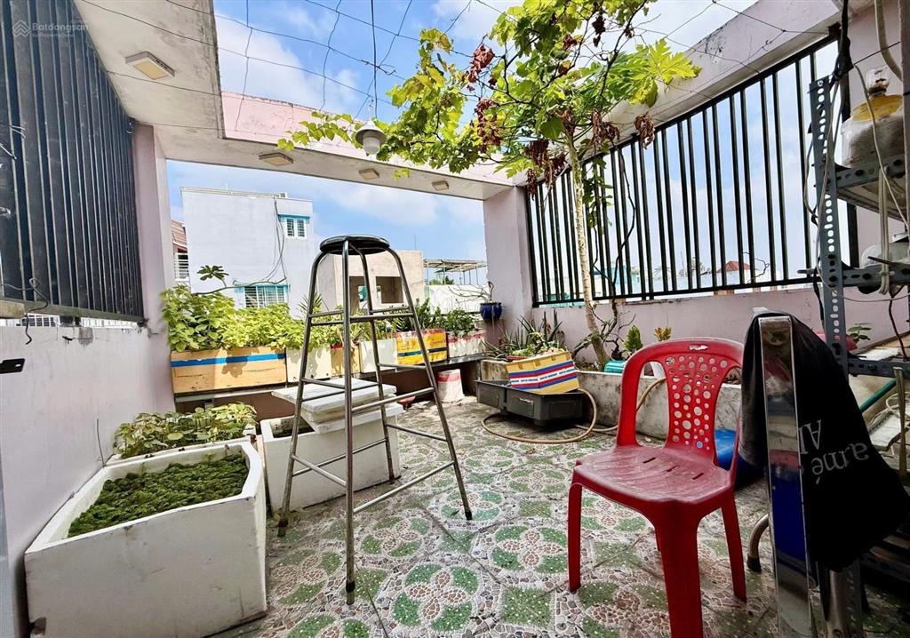 Nhà hẻm 439 phạm văn chí 4x10 1 trệt 2 lầu 1 t 4pn