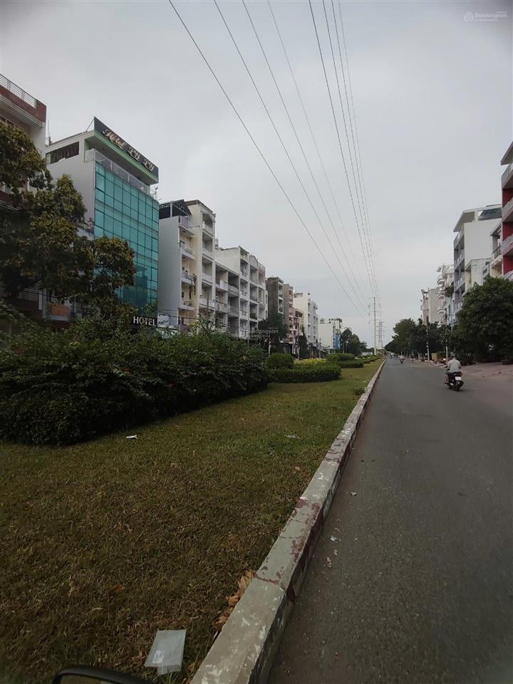 Mặt tiền song hành 4x19 6 lầu 10pn có thang máy