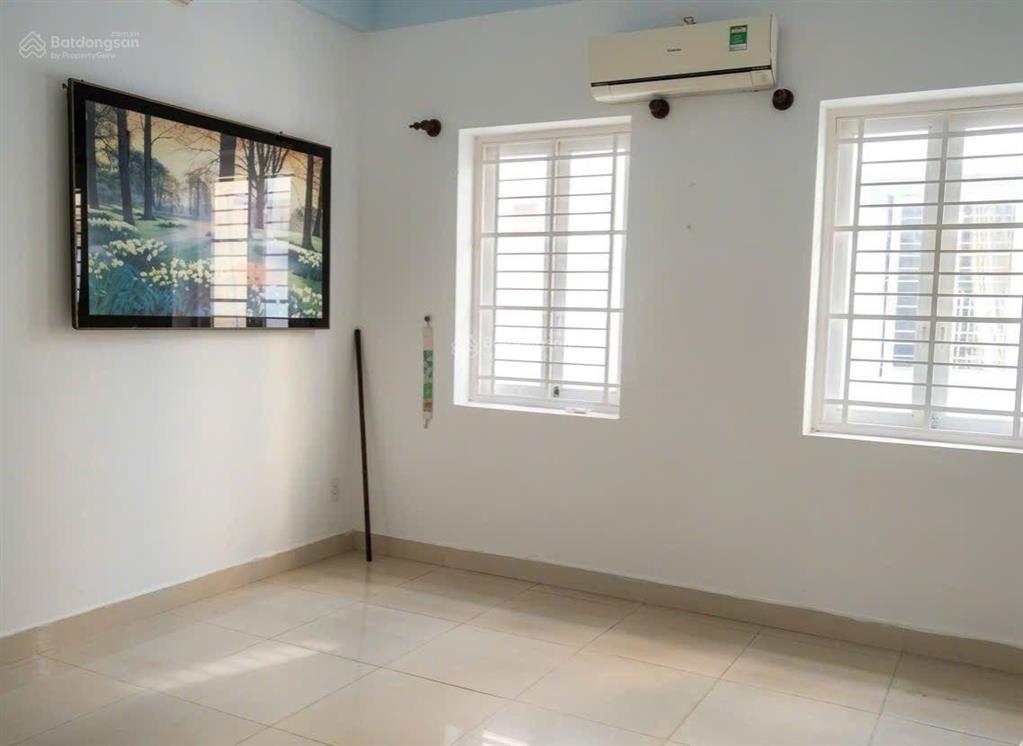 Mt đường 25 kdc bình phú 1 4.5x20 3 lầu
nhà có 6pn