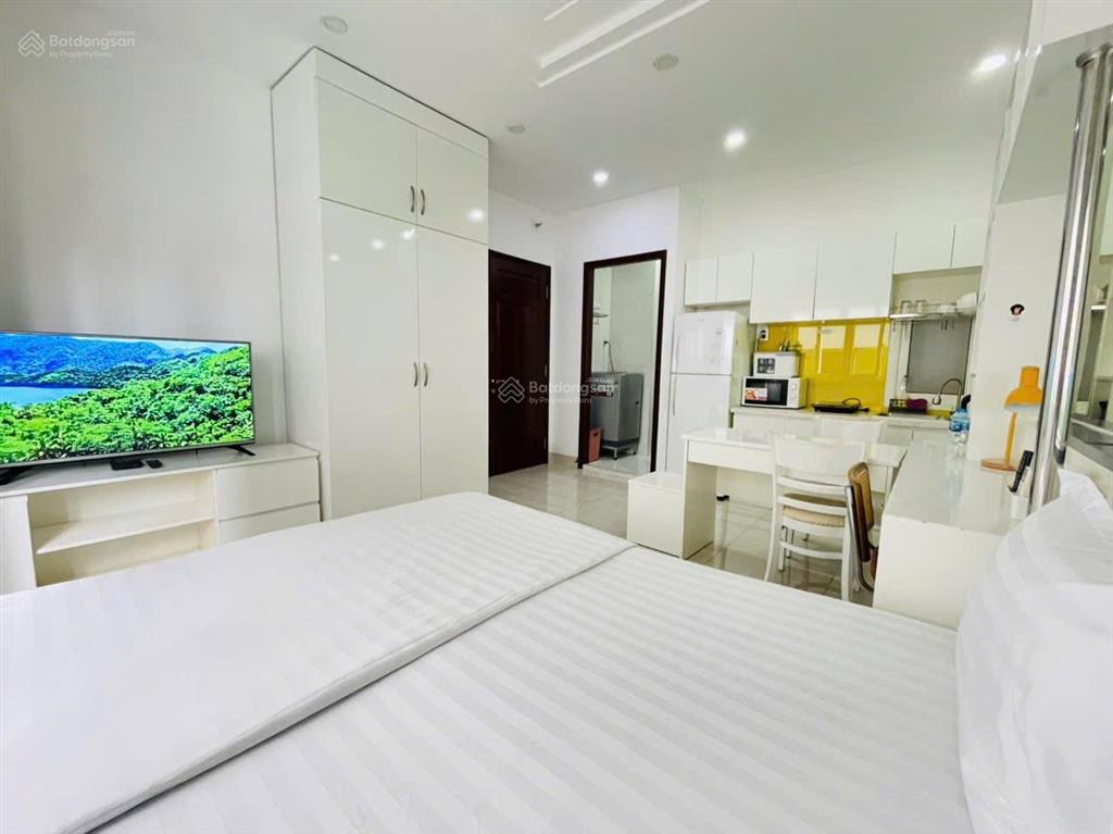 Cho thuê căn hộ studio gần cầu công lý 30m² giá thuê tốt 9.5 triệu/tháng, máy giặt riêng
