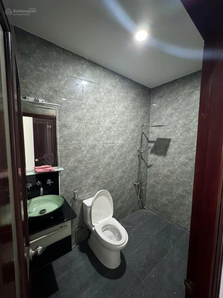 Studio vũ huy tấn cho thuê, giá thuê 9 triệu/tháng, ban công thoáng, thang máy