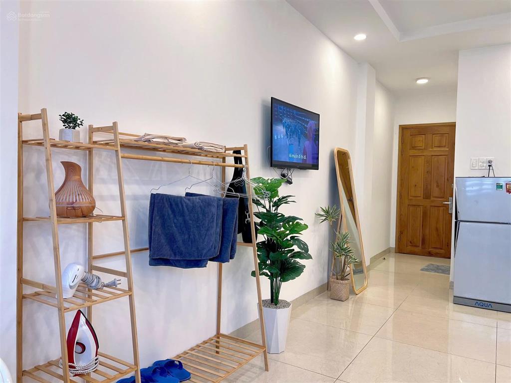 Trống sẵn căn hộ studio hòa hưng quận 10
giá thuê 9,5 triệu/tháng
căn hộ trang bị nội thất cơ bản