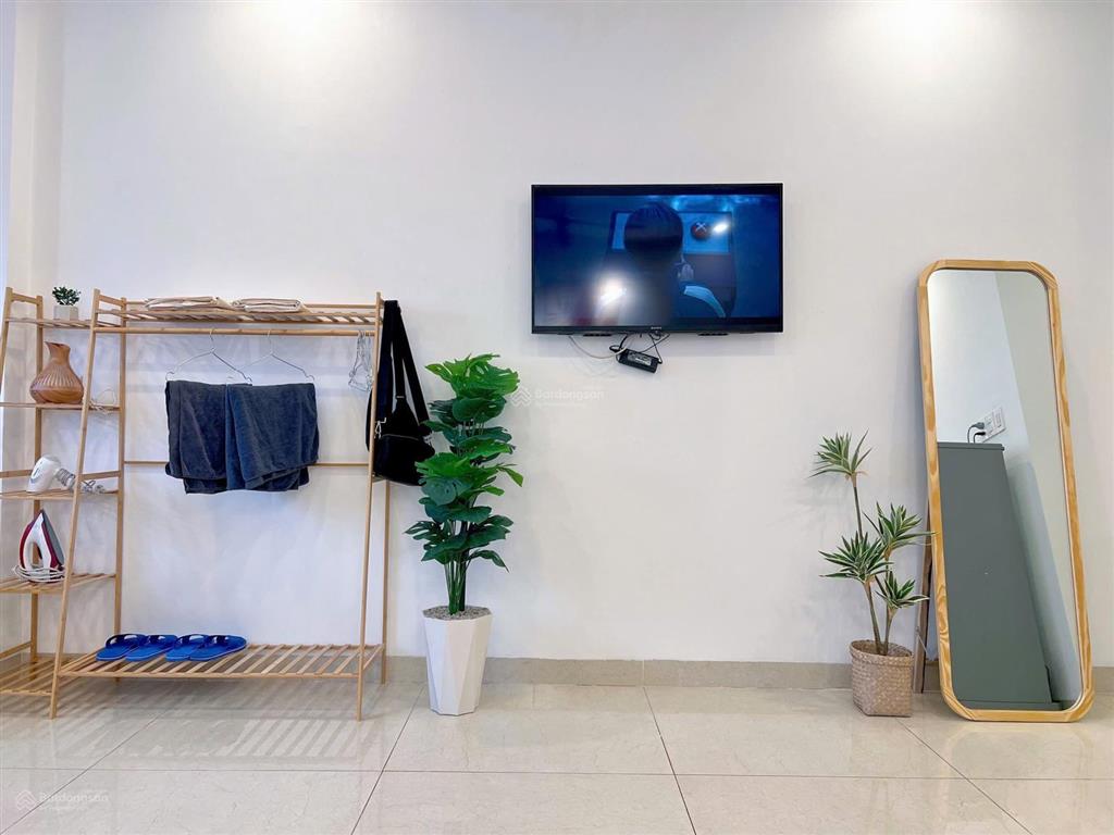 Trống sẵn căn hộ studio hòa hưng quận 10
giá thuê 9,5 triệu/tháng
căn hộ trang bị nội thất cơ bản