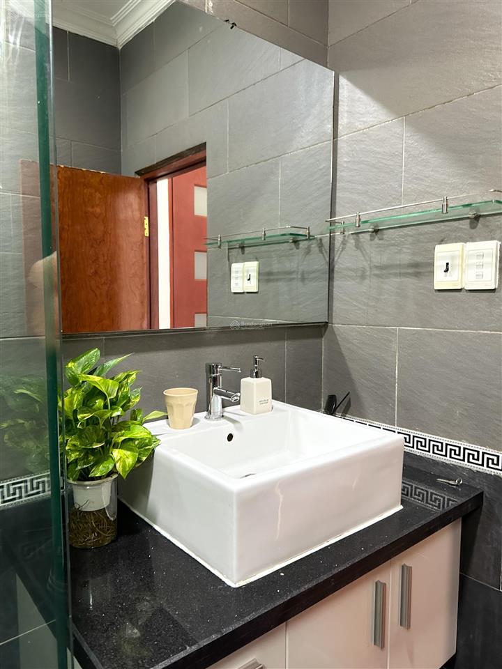 Căn hộ studio nguyễn công trứ quận 1
giá thuê 8 triệu/tháng
tình trạng cuối tháng 10 trống