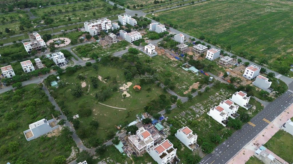 Bán gấp căn nhà ngay dự án hud 9 nhơn trạch, 97.5m2 đã bàn giao