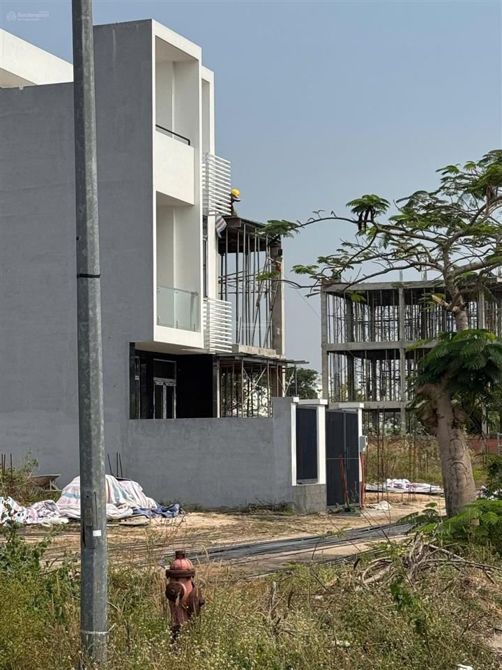 Bán gấp căn nhà ngay dự án hud 9 nhơn trạch, 97.5m2 đã bàn giao