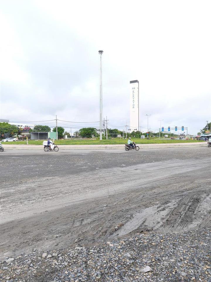 Bán lô góc 2 mặt tiền 105m2 xây nhà ở ngay tại xã long thọ