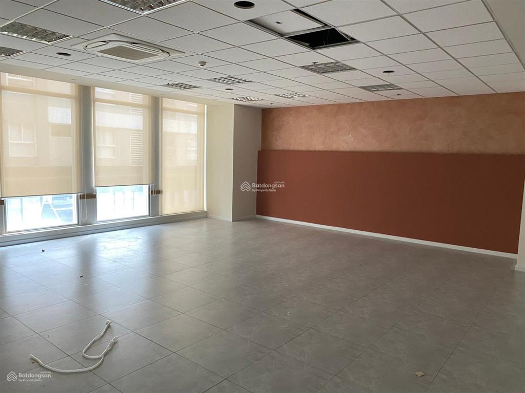 Cho thuê văn phòng đường hồng hà, orchard parkview, sàn đẹp nhiều chỗ để xe