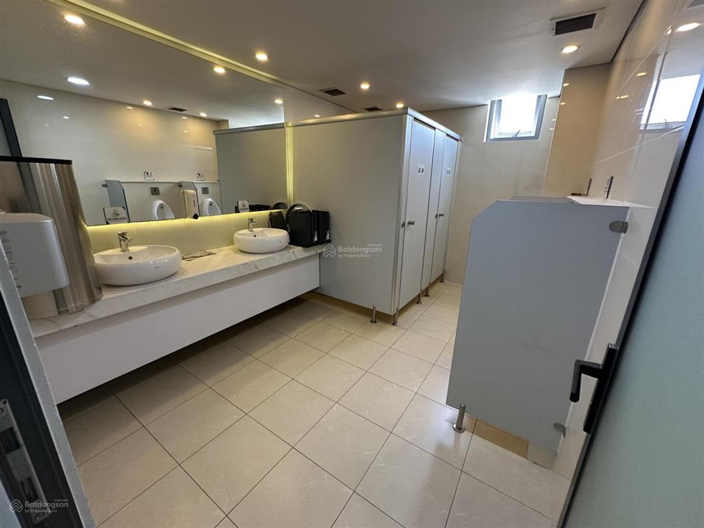 Văn phòng cho thuê giá tốt đường cộng hoà gần nhà ga t3 sân bay
