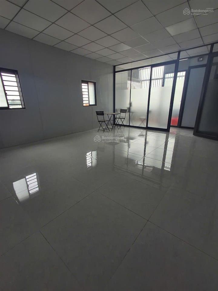 Cho thuê văn phòng tại khu đô thị him lam kênh tẻ, 12 triệu, 40 m2, giá siêu hời!