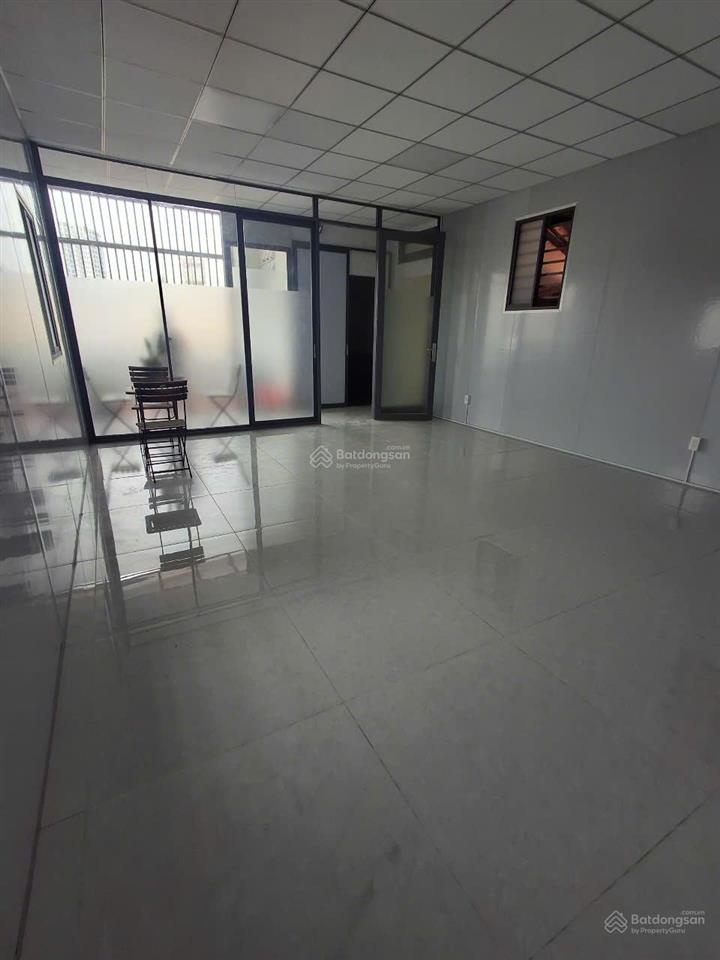 Cho thuê văn phòng tại khu đô thị him lam kênh tẻ, 12 triệu, 40 m2, giá siêu hời!