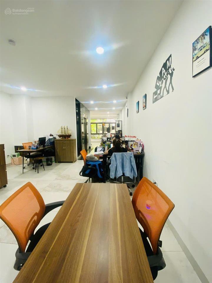 Cho thuê văn phòng tại khu đô thị him lam kênh tẻ, giá ưu đãi 17 triệu, 75m2, view đẹp