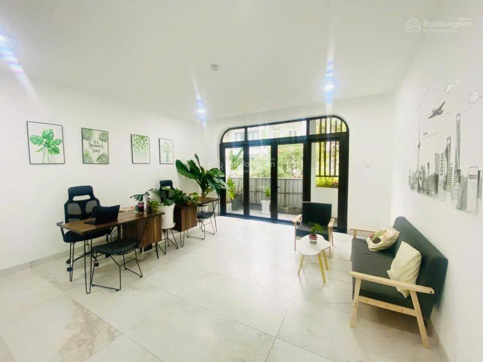 Cho thuê văn phòng tại khu đô thị him lam kênh tẻ, giá ưu đãi 17 triệu, 75m2, view đẹp