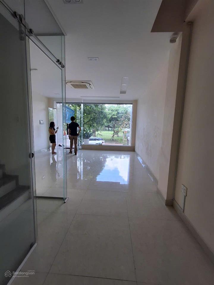 Cho thuê nhà nguyên căn 5x20m, nhà mới đẹp tại kdc him lam kênh tẻ q7