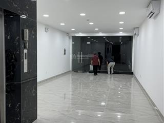 Cho thuê nhà mặt phố làm văn phòng thiết kế sàn trống giá 65tr/tháng có thang máy  0909 934 ***