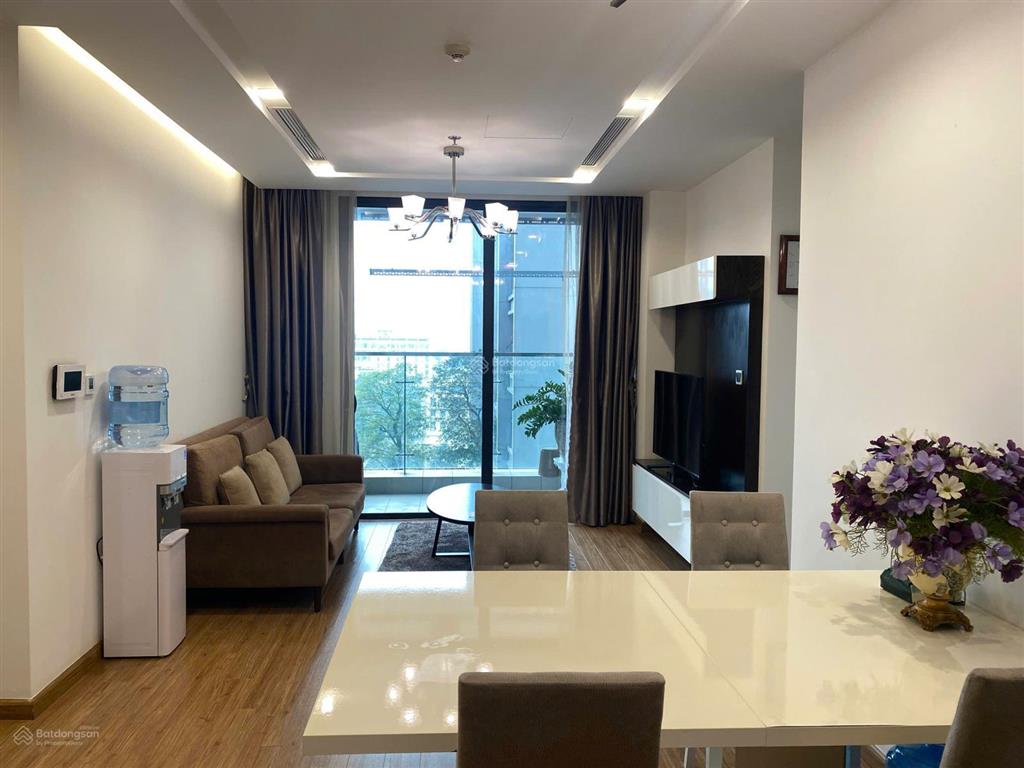 Hot! cho thuê căn hộ 2 pn tại vinhomes metropolis liễu giai 80m2, full nội thất, view vườn hoa.