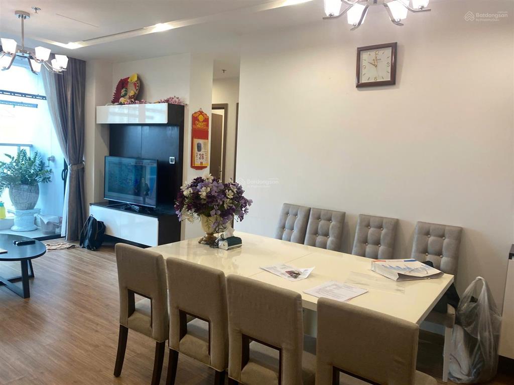 Hot! cho thuê căn hộ 2 pn tại vinhomes metropolis liễu giai 80m2, full nội thất, view vườn hoa.