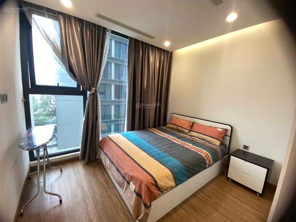 Hot! cho thuê căn hộ 2 pn tại vinhomes metropolis liễu giai 80m2, full nội thất, view vườn hoa.
