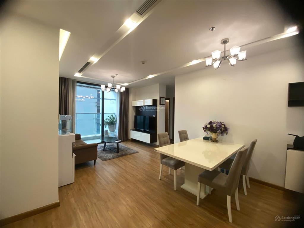 Hot! cho thuê căn hộ 2 pn tại vinhomes metropolis liễu giai 80m2, full nội thất, view vườn hoa.