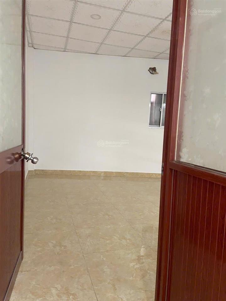 Bán nhà 1 gác đúc hẻm betong 3m , gần đường ô tô . h nam