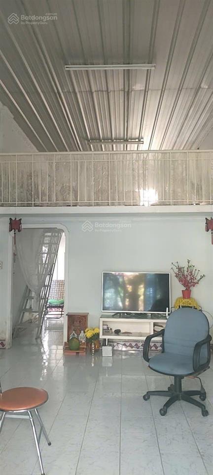 Cho thuê nhà nguyên căn 175m2 , 3pn , hẻm betong 3,5m