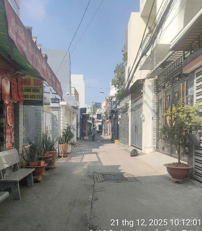 Cho thuê nhà nguyên căn 175m2 , 3pn , hẻm betong 3,5m