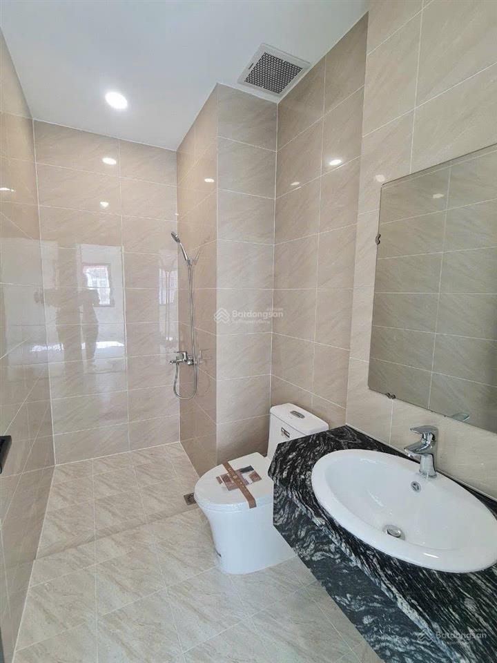 Cho thuê nhà phố nguyên căn , 3 tầng , 4pn