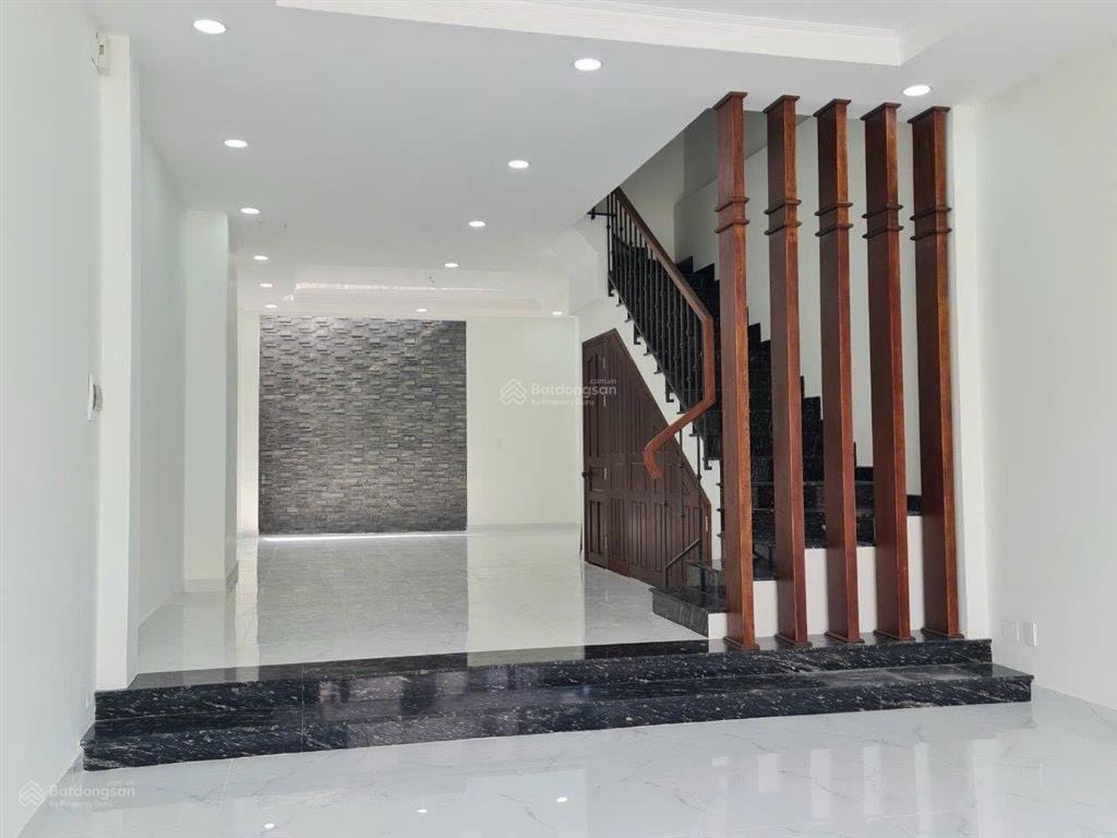 Cho thuê nhà phố nguyên căn , 3 tầng , 4pn