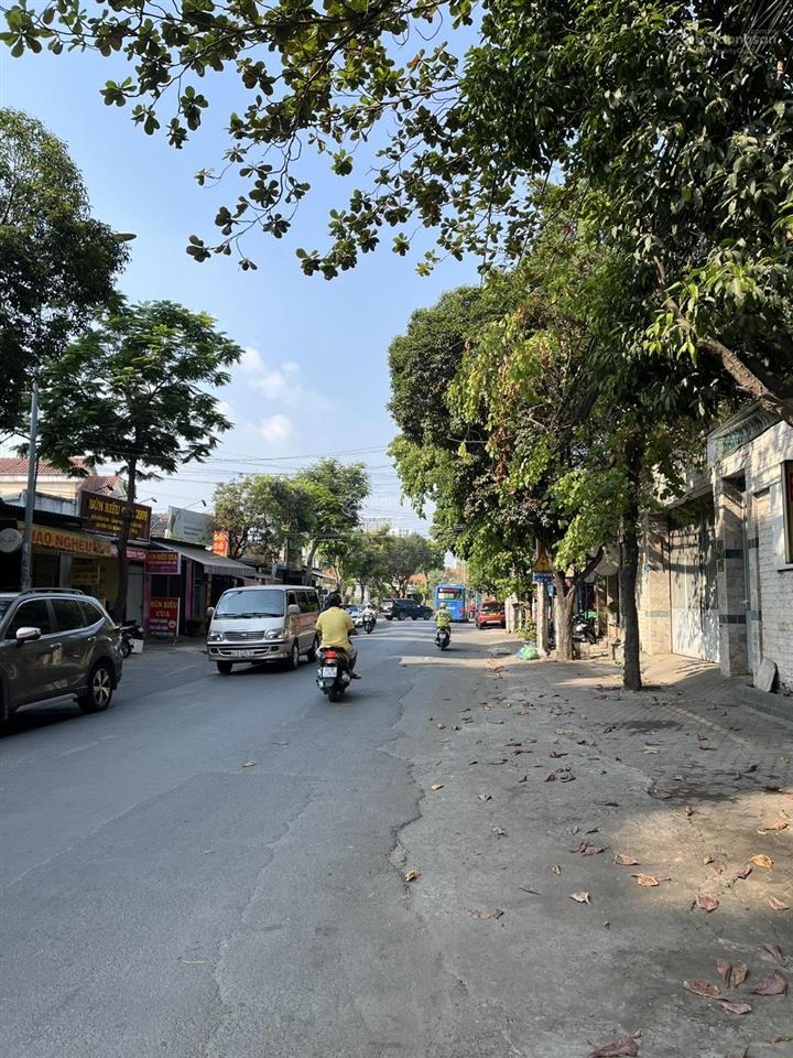 Bán nhanh nhà phố , mặt đường lê văn thịnh p bình trưng tây