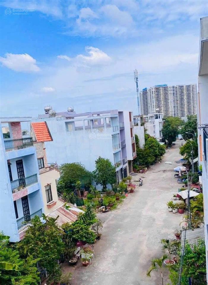 Bán nhanh nhà phố mặt đường 16m. hướng tây p. bình trưng đông, đường nguyễn duy trinh rẽ vào