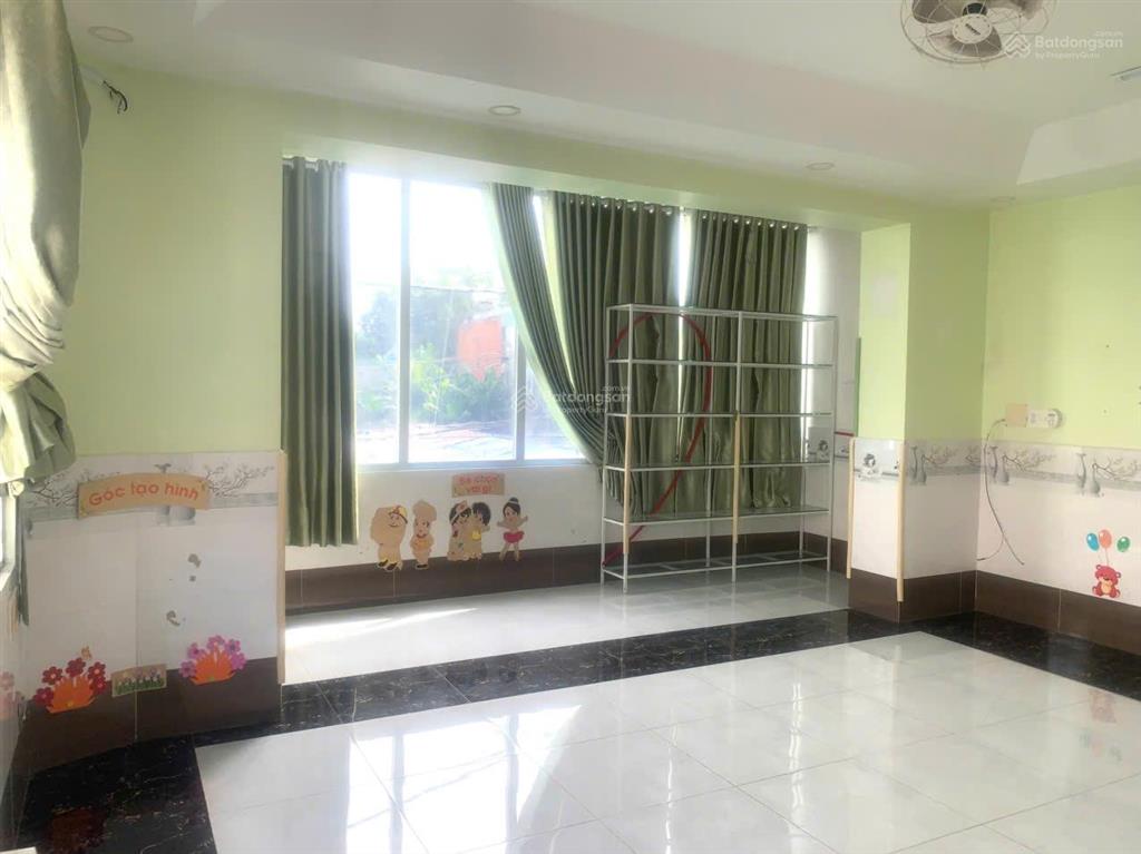 Cho thuê nhà nguyên căn 3 tầng , mặt đường ô tô thông thoáng