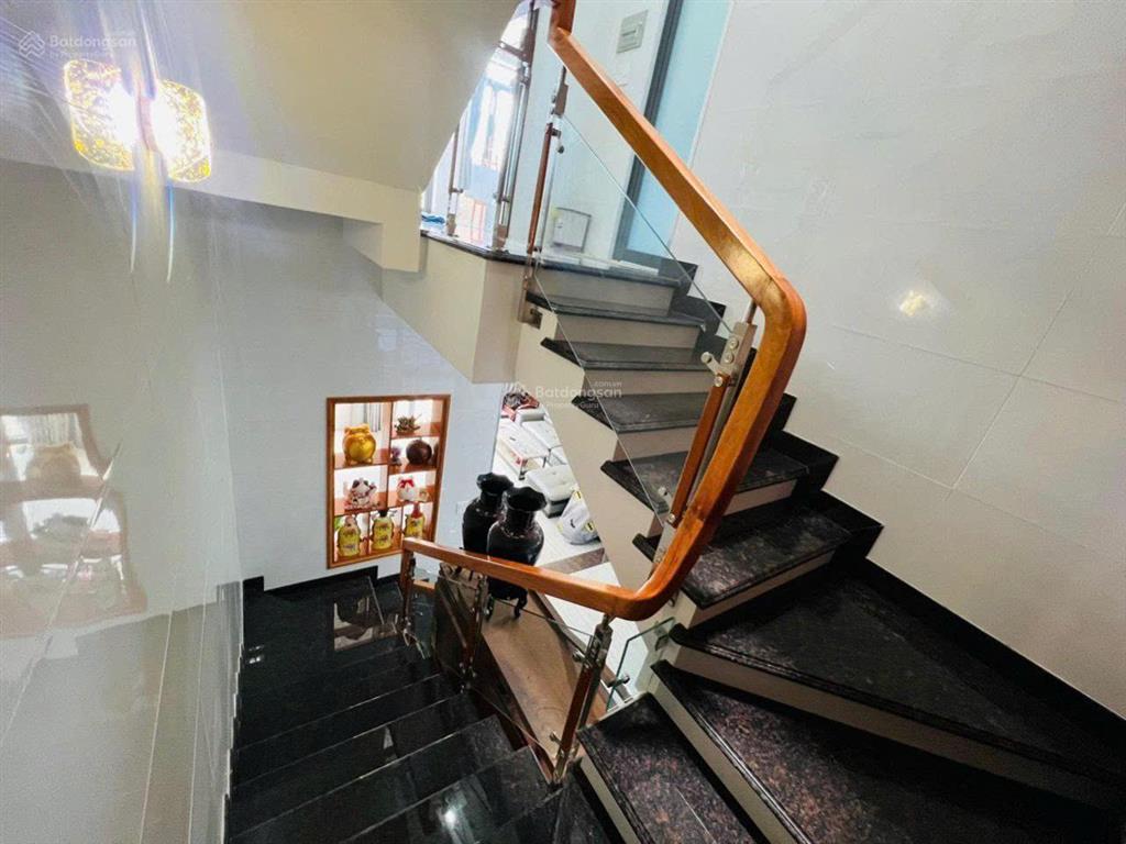 Bán nhà 3 tầng hẻm ô tô , p cát lái ( chợ cây xoài )