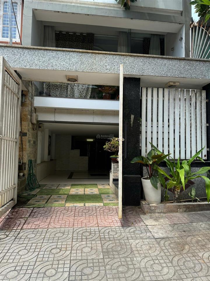 Cho thuê mặt bằng nhà phố 100m2 , mặt đường 20m ,