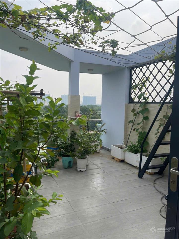 Bán nhanh nhà 3 tầng mặt đường ô tô , thông thoáng ,