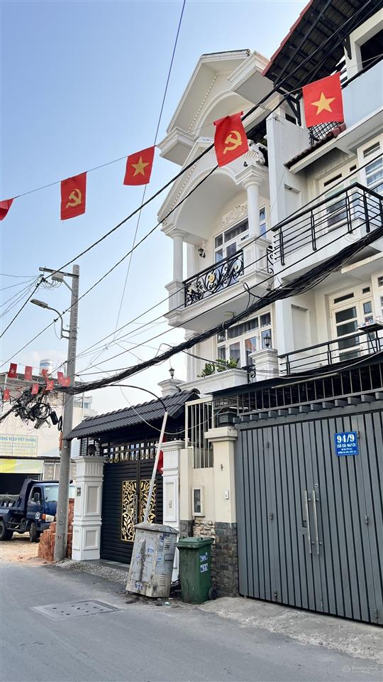 Cho thuê nhà nguyên căn 3 lầu , 6pn , nhánh đường lê văn thịnh rẽ vào , mặt đường ô tô