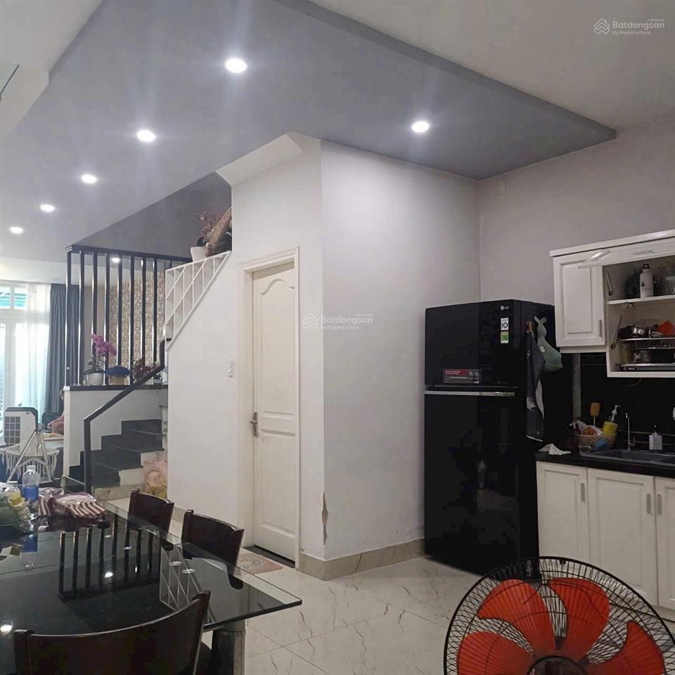 Cho thuê nhà nguyên căn 3 lầu , 6pn , nhánh đường lê văn thịnh rẽ vào , mặt đường ô tô
