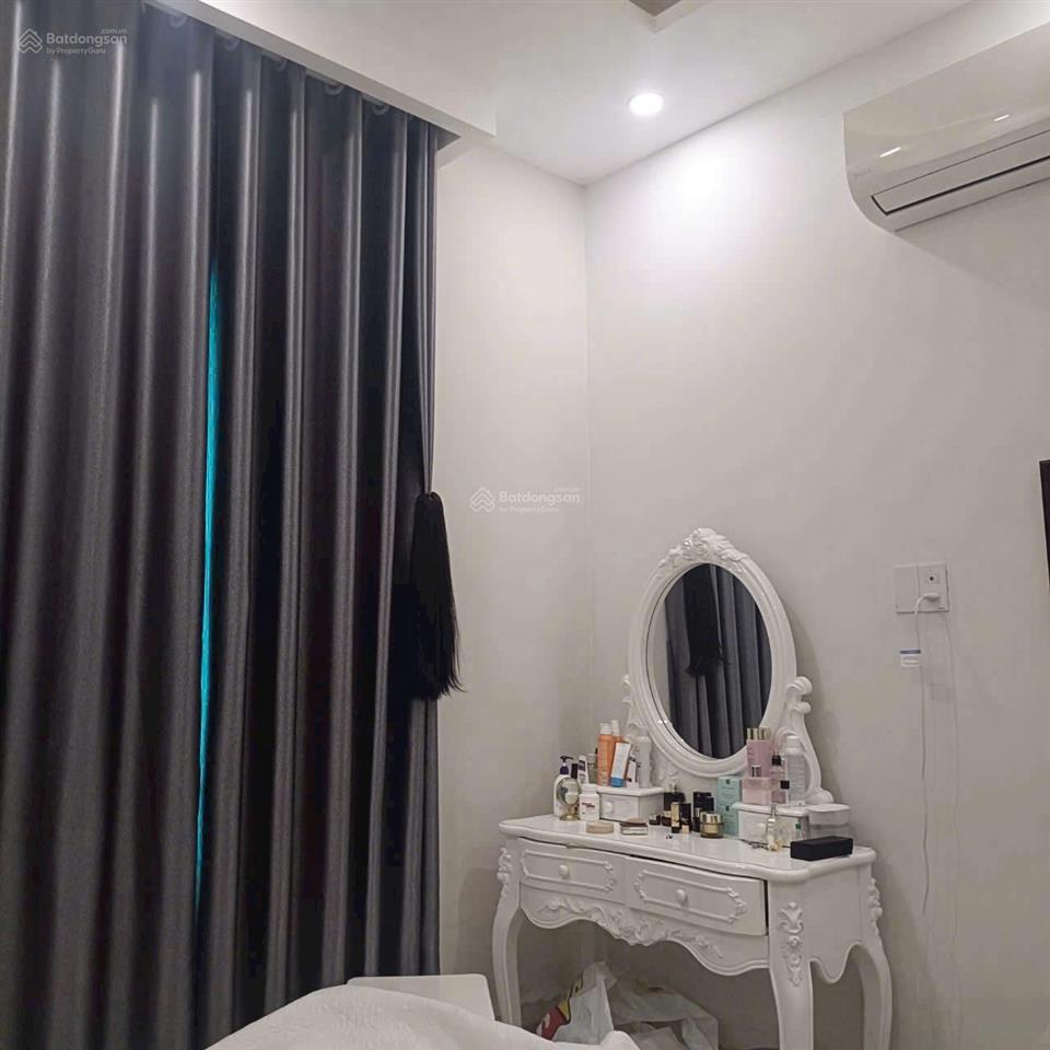 Cho thuê nhà nguyên căn 3 lầu , 6pn , nhánh đường lê văn thịnh rẽ vào , mặt đường ô tô