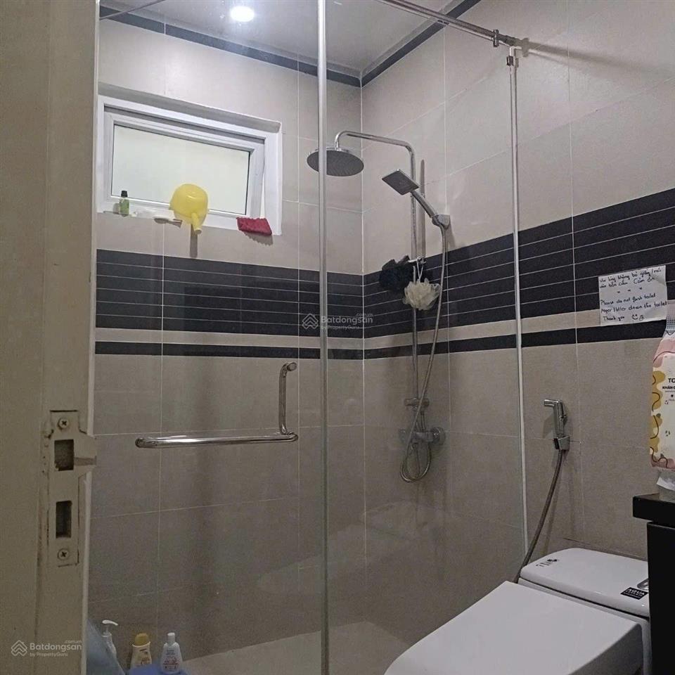 Cho thuê nhà nguyên căn 3 lầu , 6pn , nhánh đường lê văn thịnh rẽ vào , mặt đường ô tô