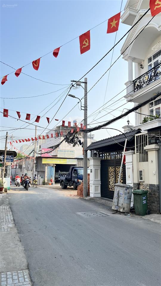 Cho thuê nhà nguyên căn 3 lầu , 6pn , nhánh đường lê văn thịnh rẽ vào , mặt đường ô tô