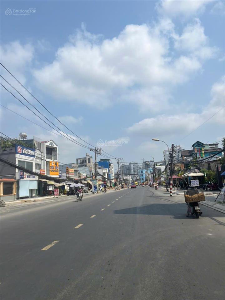 Bán nhà 3 tầng mặt đường nguyễn thị định ,