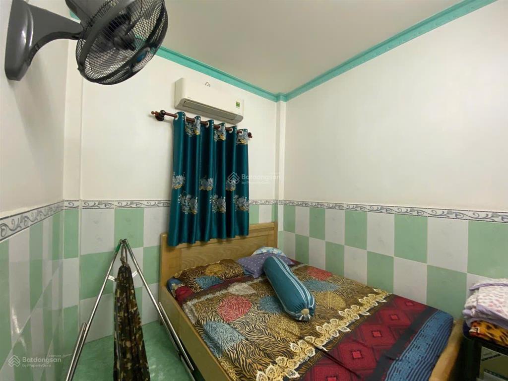 Bán nhà 2 tầng , hẻm xe máy , đường nguyễn thị định