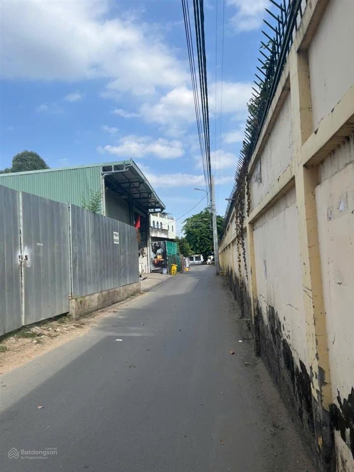 Cho thuê 700m2 đất, mặt đường ô tô thông nhiều hướng