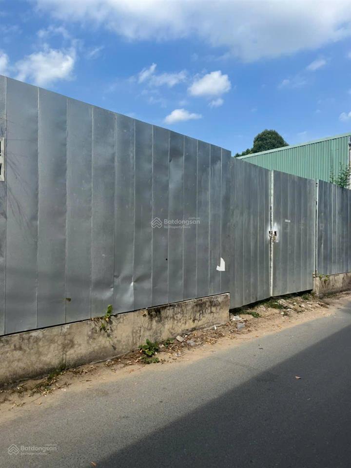 Cho thuê 700m2 đất, mặt đường ô tô thông nhiều hướng