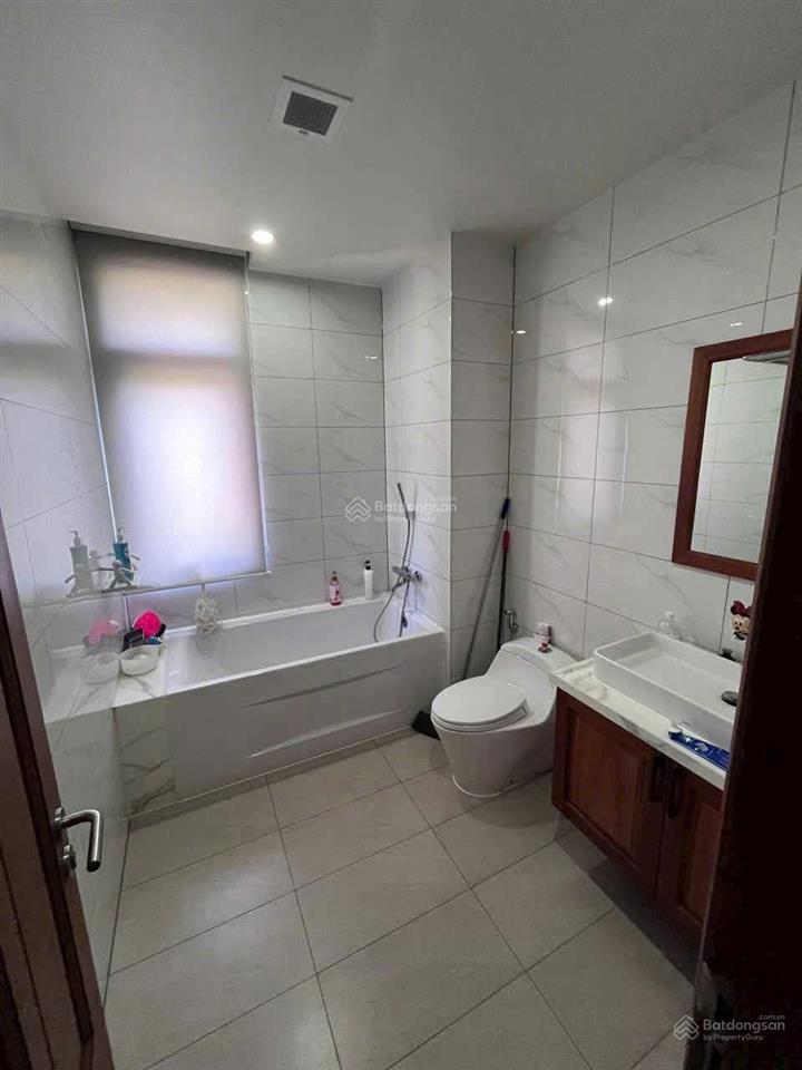 Cho thuê nhà 3 lầu đúc kdc đông thủ thiêm , p bình trưng đông , quận 2 cũ