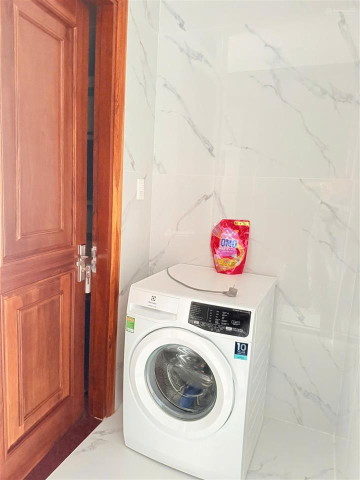 Cho thuê nhà phố , kdc nam rạch chiếc p an phú , quận 2 cũ . đường nội khu 12m