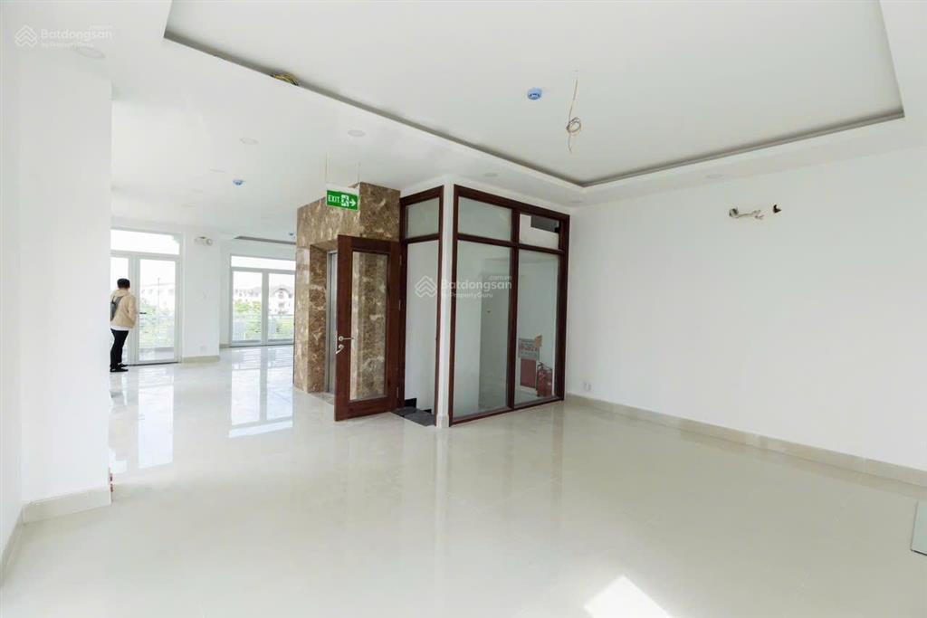 Cho thuê biệt thự , căn góc đường nguyễn địa lô p thạnh mỹ lợi , quận 2 cũ