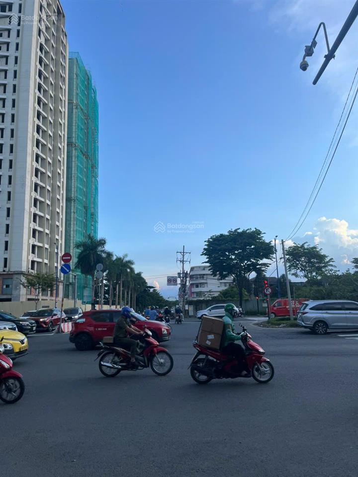 Cho thuê biệt thự , căn góc đường nguyễn địa lô p thạnh mỹ lợi , quận 2 cũ