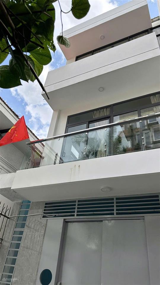 Bán nhà hẻm ô tô, nhánh đường trần não rẽ vào